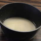 Добавить горячей воды и размешать ложкой. Поставить на огонь и довести до кипения!