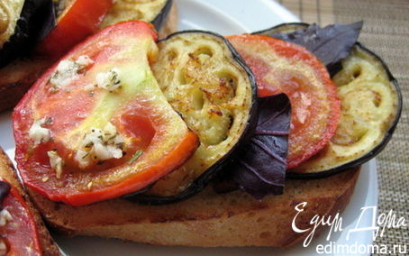 Рецепт Острый бутерброд с обжаренным баклажаном и помидором