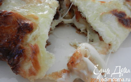 Рецепт Омлет с курицей, сыром и грибами "Сытный завтрак"