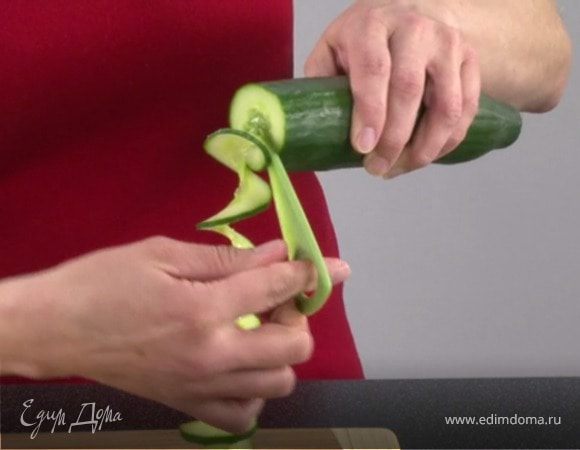 Как нарезать овощи спиралью