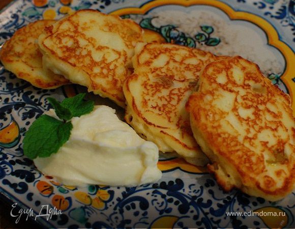 Лимонные сырники с соусом из маскарпоне 