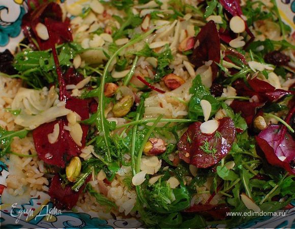 Рисовый салат с изюмом и фенхелем