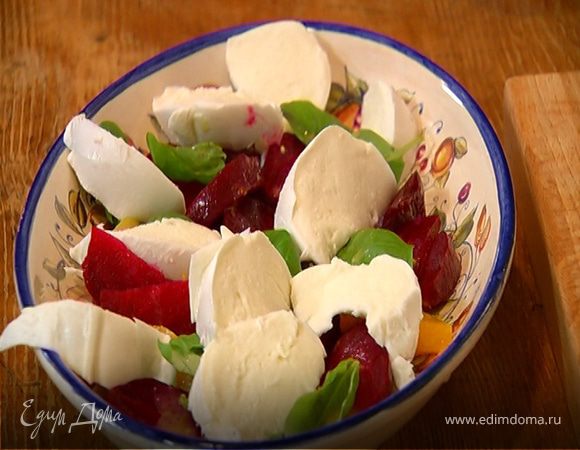 Салат из запеченной свеклы а ля капрезе 