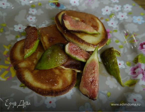 Сахарные оладьи с инжиром 