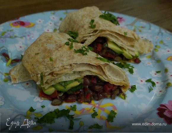 Тортилья с ароматной фасолью и авокадо 