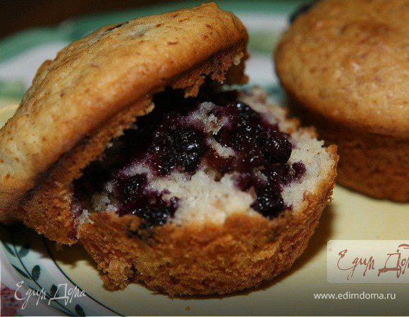 Маффины с замороженной черникой и миндалем