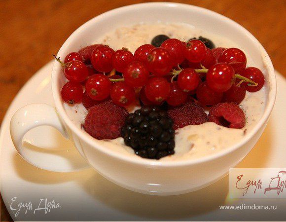 Миндально-кремовый рис с ягодами