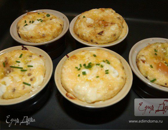 Мини-фриттаты со сладким картофелем, луком-пореем и брынзой