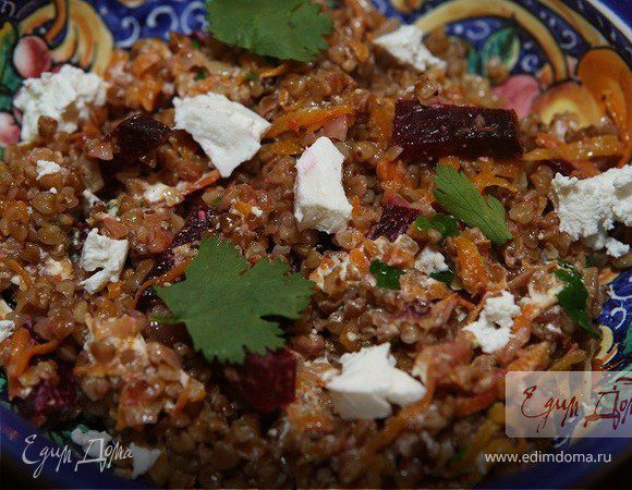 Гречка с овощами, козьим сыром и белым вином