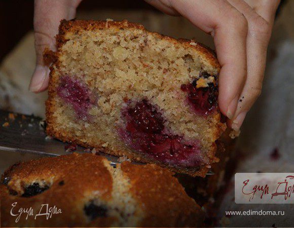 Пирог с ежевикой на сметане