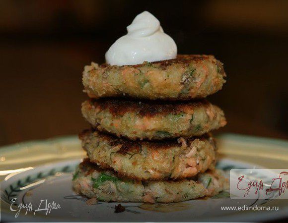 Биточки из семги и молодого картофеля с луком и укропом