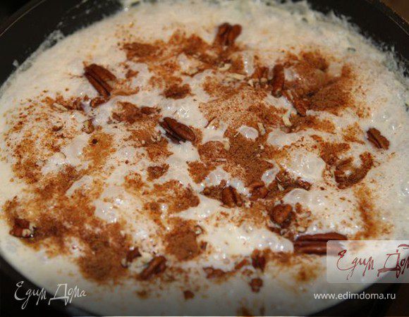 Рисовая каша с корицей и орехами