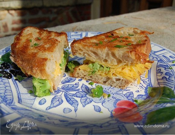 Бутерброд с брокколи и сыром 
