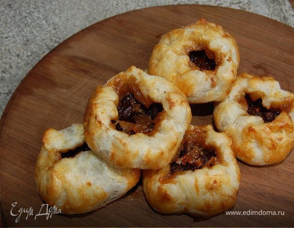 Пирожки с изюмом