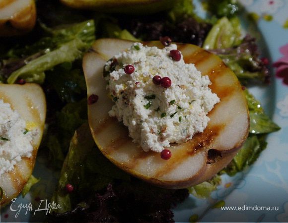 Груши, начиненные творогом и каперсами 