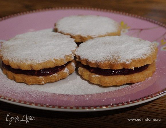 Печенье с малиновым джемом