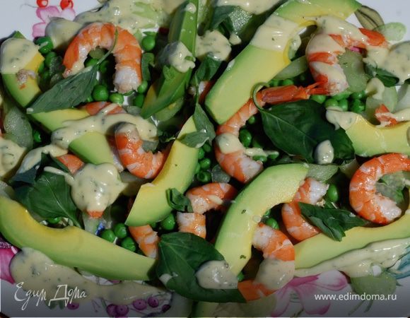 Салат из сельдерея, горошка и креветок под мятным майонезом 