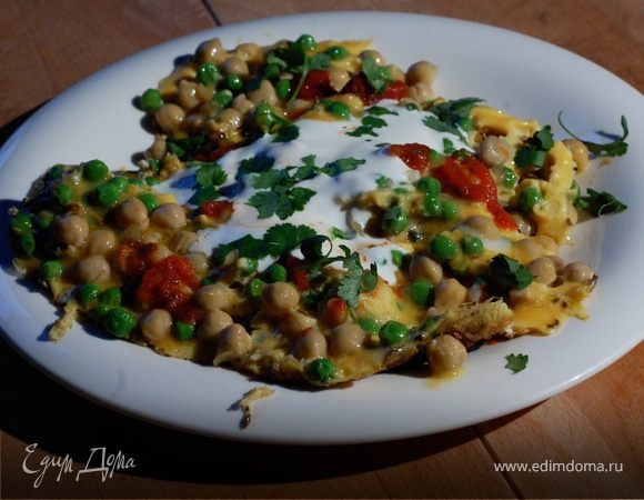 Омлет-торт с нутом и зеленым горошком 