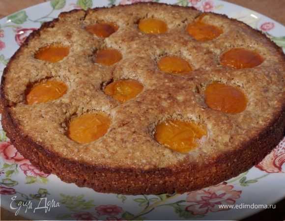 Миндальная коврижка с абрикосами