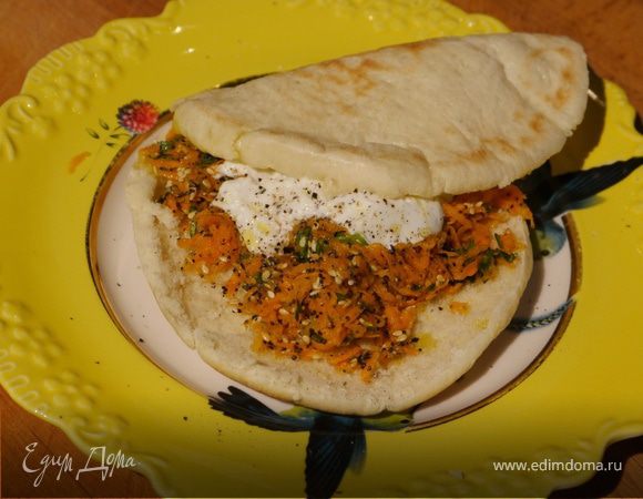 Питы с морковью и йогуртом