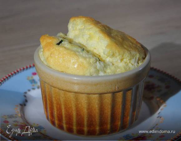 Сырное суфле с зеленым луком и кукурузной мукой 