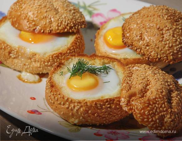 Яйца с семгой, запеченные в корзинках 