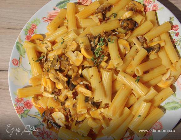 Ригатони с грибным соусом на белом вине 