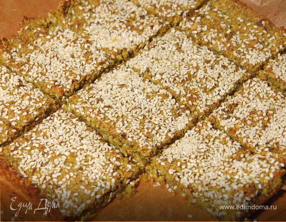 Морковные галеты с миндалем и семечками 