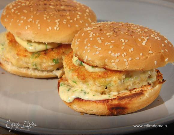 Бургеры с креветками и зеленым луком 