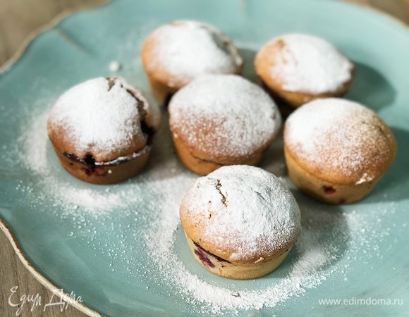 Ореховые маффины с ежевикой