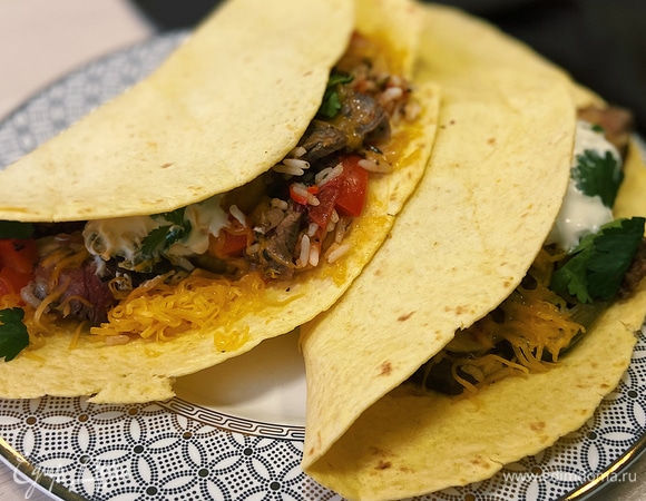 Буррито с рисом, перцем и стейками