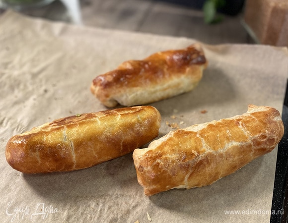 Слоеные трубочки с зеленым горошком и миндалем 