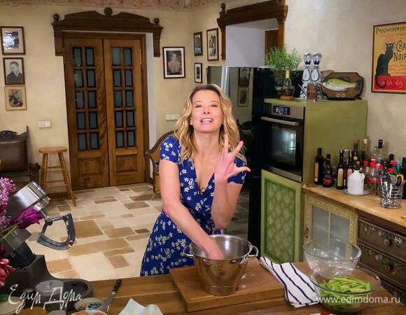 Рецепт летнего тарта с ревенем и ореховым кремом от Юлии Высоцкой | #сладкоесолёное №84 