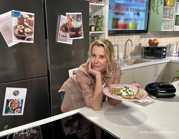 Сырные вафли с беконом и шпинатом на завтрак по рецепту Юлии Высоцкой | #сладкоесолёное №186