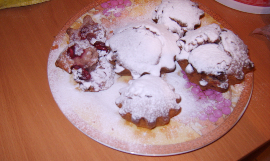 Кексы с вишней и лимонной цедрой