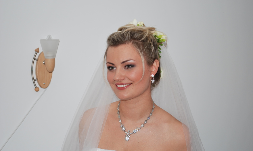 Крем из авокадо с чипсами