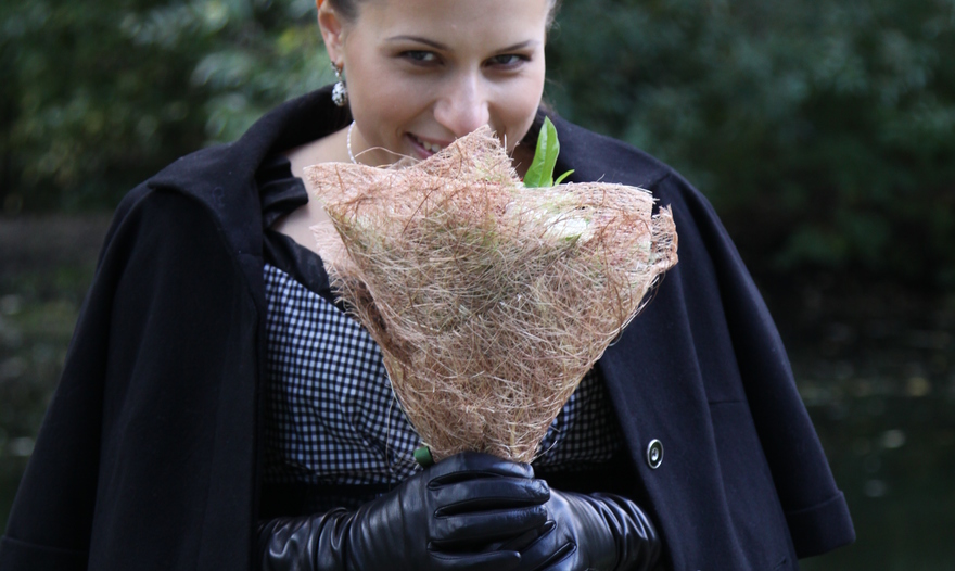 Салат из дикого риса с курагой и изюмом  