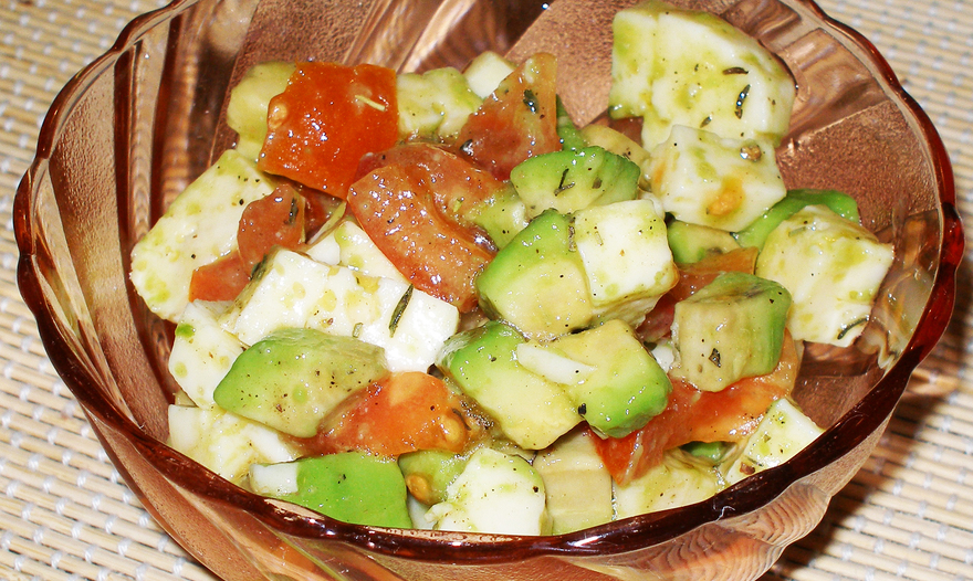 Салат с авокадо 170