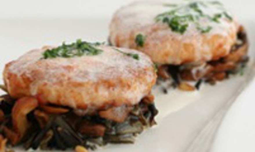 Крабовые котлетки с диким рисом