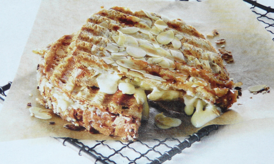 Тост с шоколадом и бананом