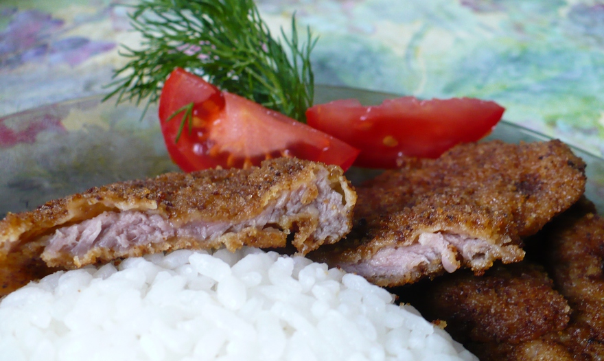 Шницель в сухарях