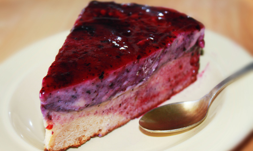 Торт "Топлёное молоко с черникой"