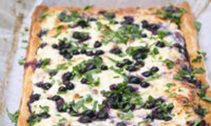 Сырный пирог с черникой