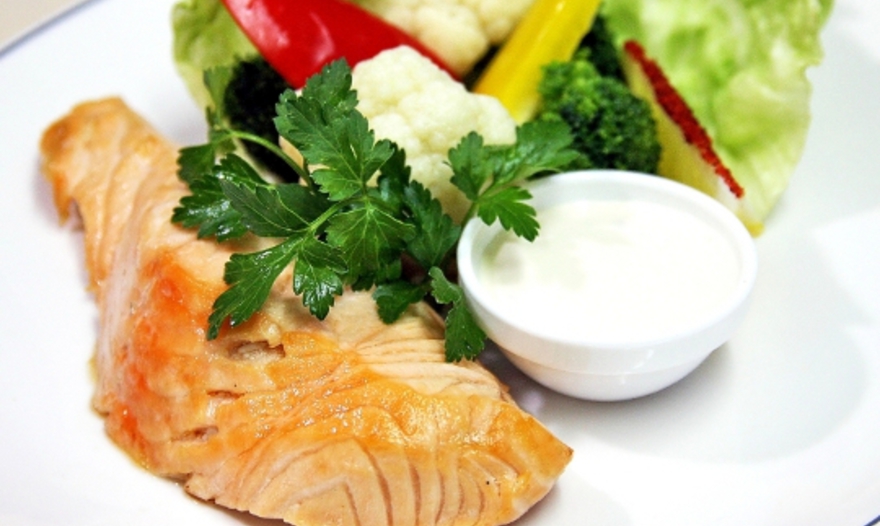 Форель в фольге под зеленой шубой