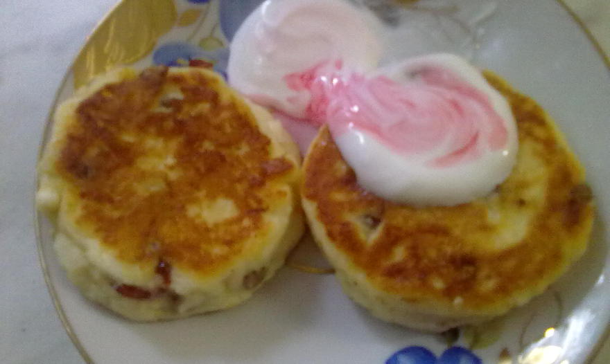 Сырники с вишней и изюмом