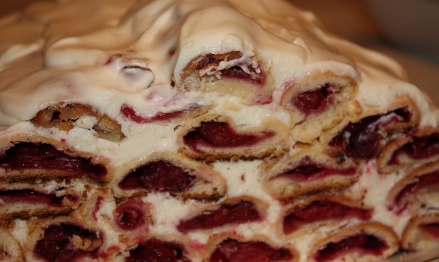 Вишневый торт со сметанным кремом