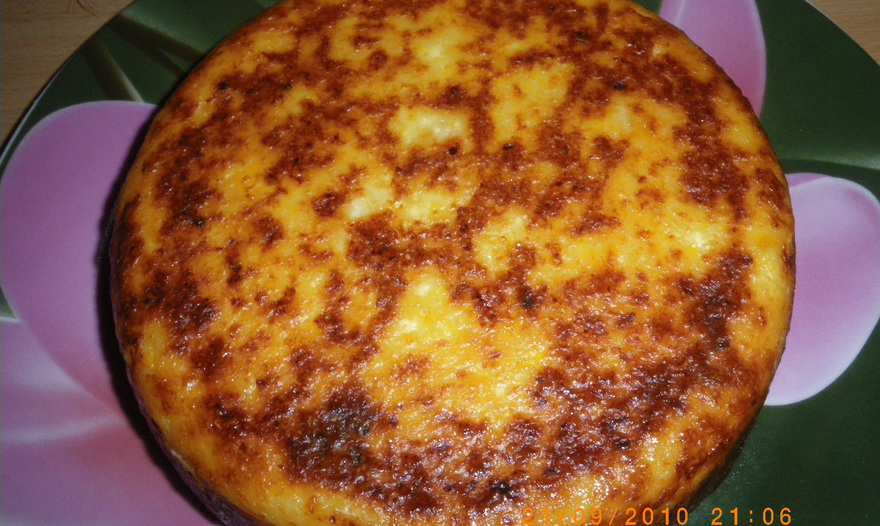 Творожное суфле с бананами и клубничным соусом