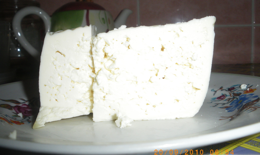 Творожное суфле с бананами и клубничным соусом