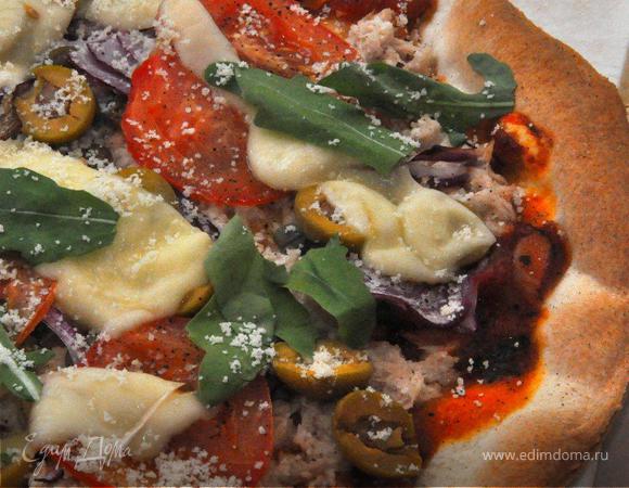 Пицца с тунцом и луком (Pizza con Tonno e Cipolle).