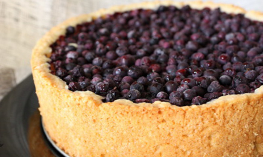 Творожный пирог с ягодами